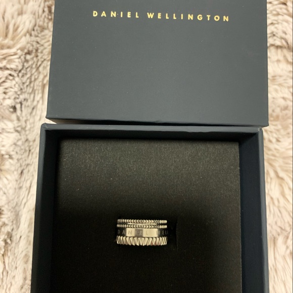 Danial Wellington Elevation Ring - Picture 1 of 2